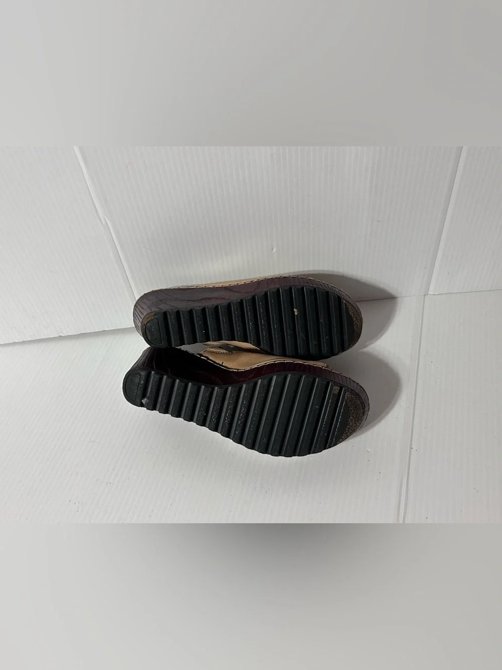 b.o.c. Leather Wedge Slide Sandals women size 8 M